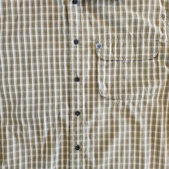 Mens Wrangler Outdoor short sleeve button-down size medium - Picture 3 of 6